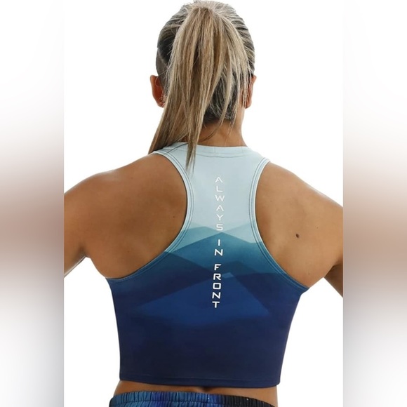 TYR Women's Forge Cropped High Neck Fitted Tank Sz XS! - Picture 2 of 6